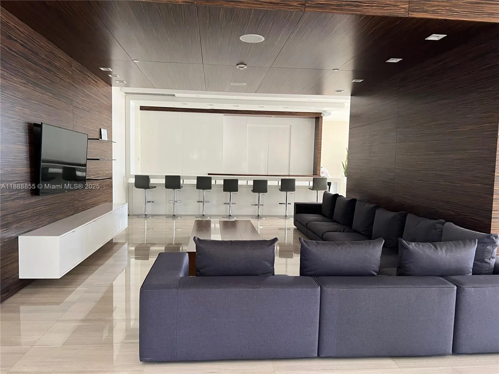 1330 West Ave, #2610