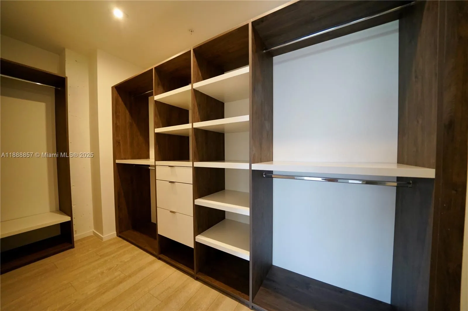 7920 NE 2nd Ave, #305