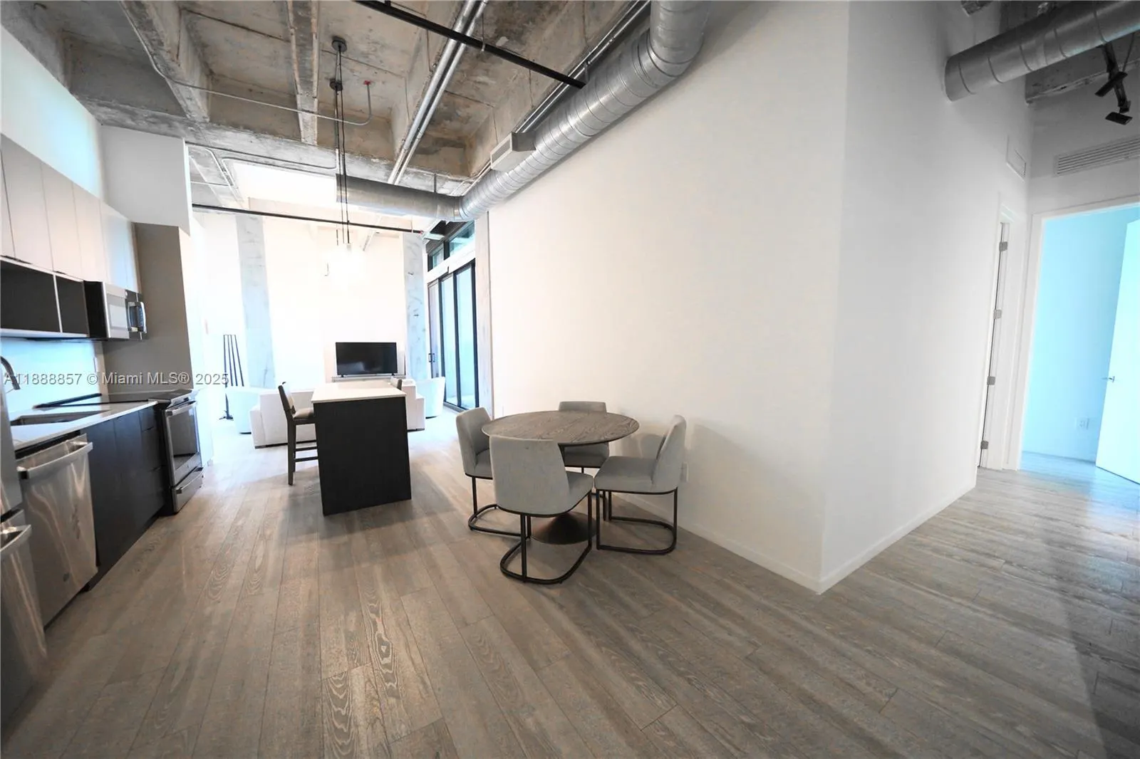 7920 NE 2nd Ave, #305