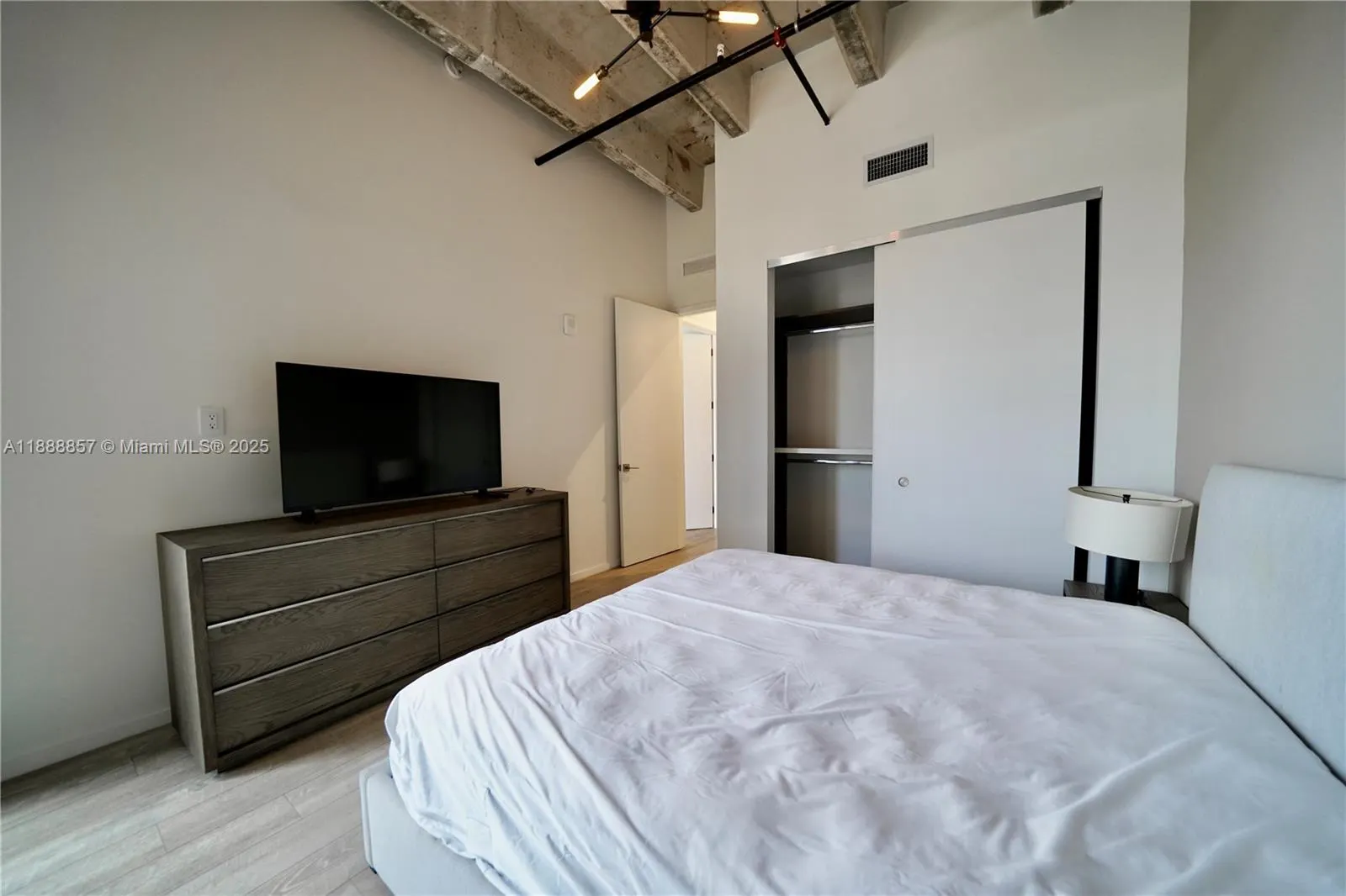7920 NE 2nd Ave, #305