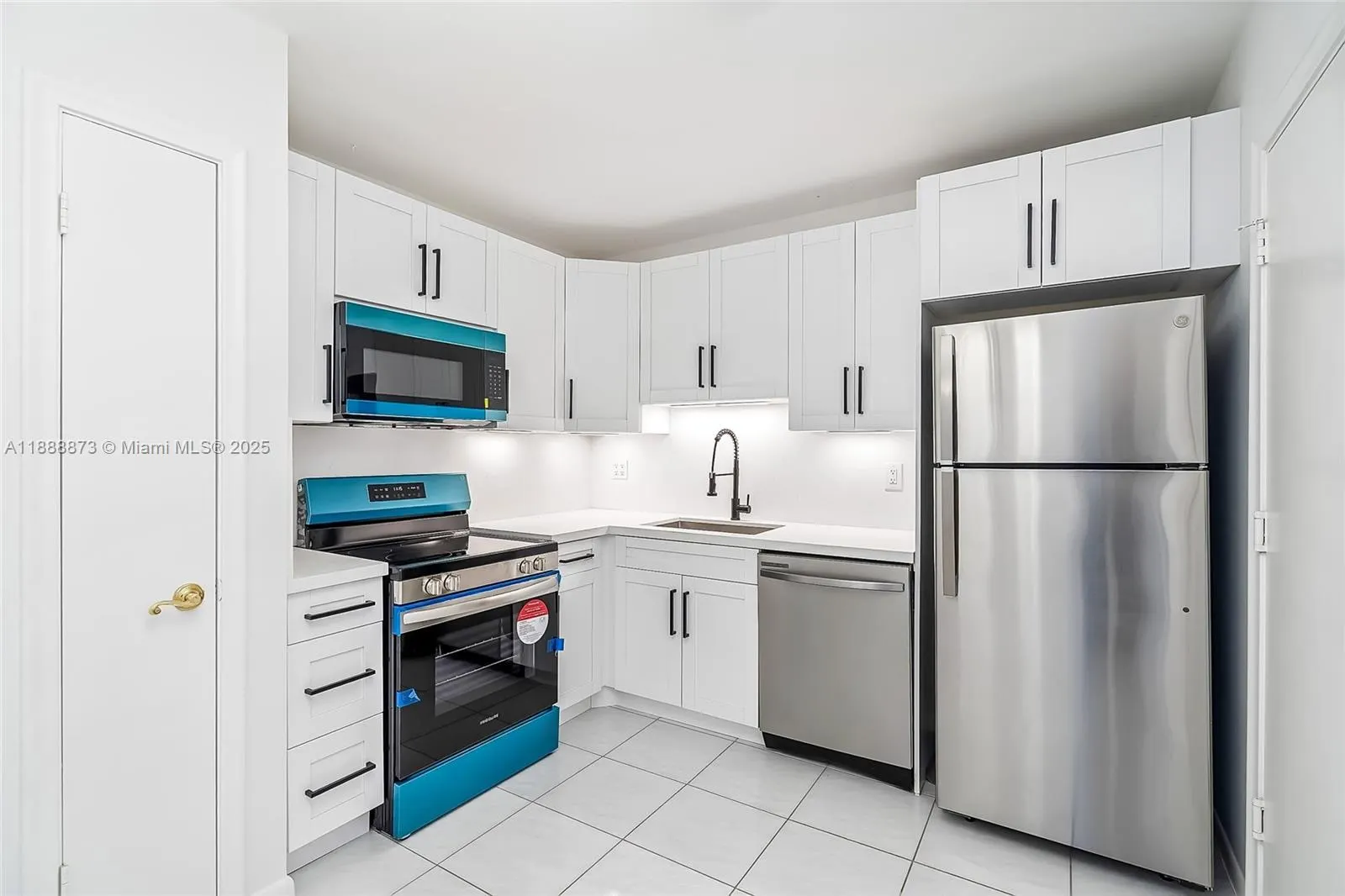4851 NW 21st St, #512