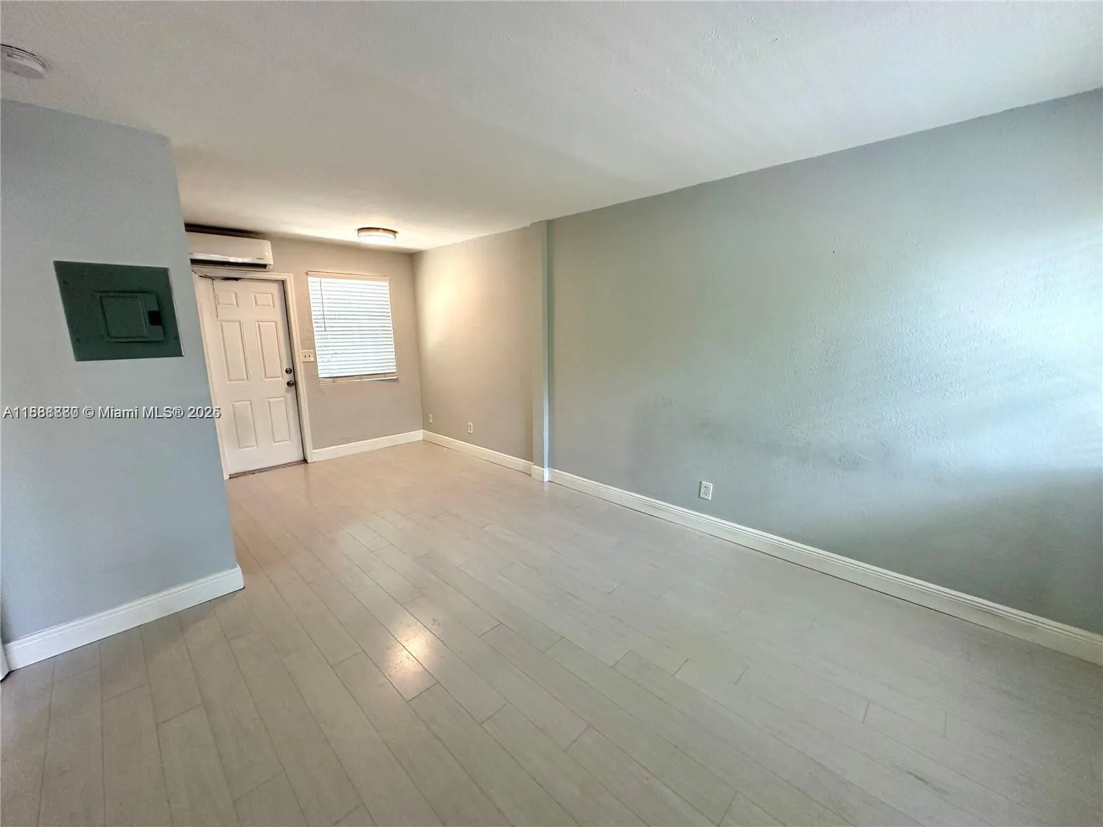 1201 NE 5th Ave, #3