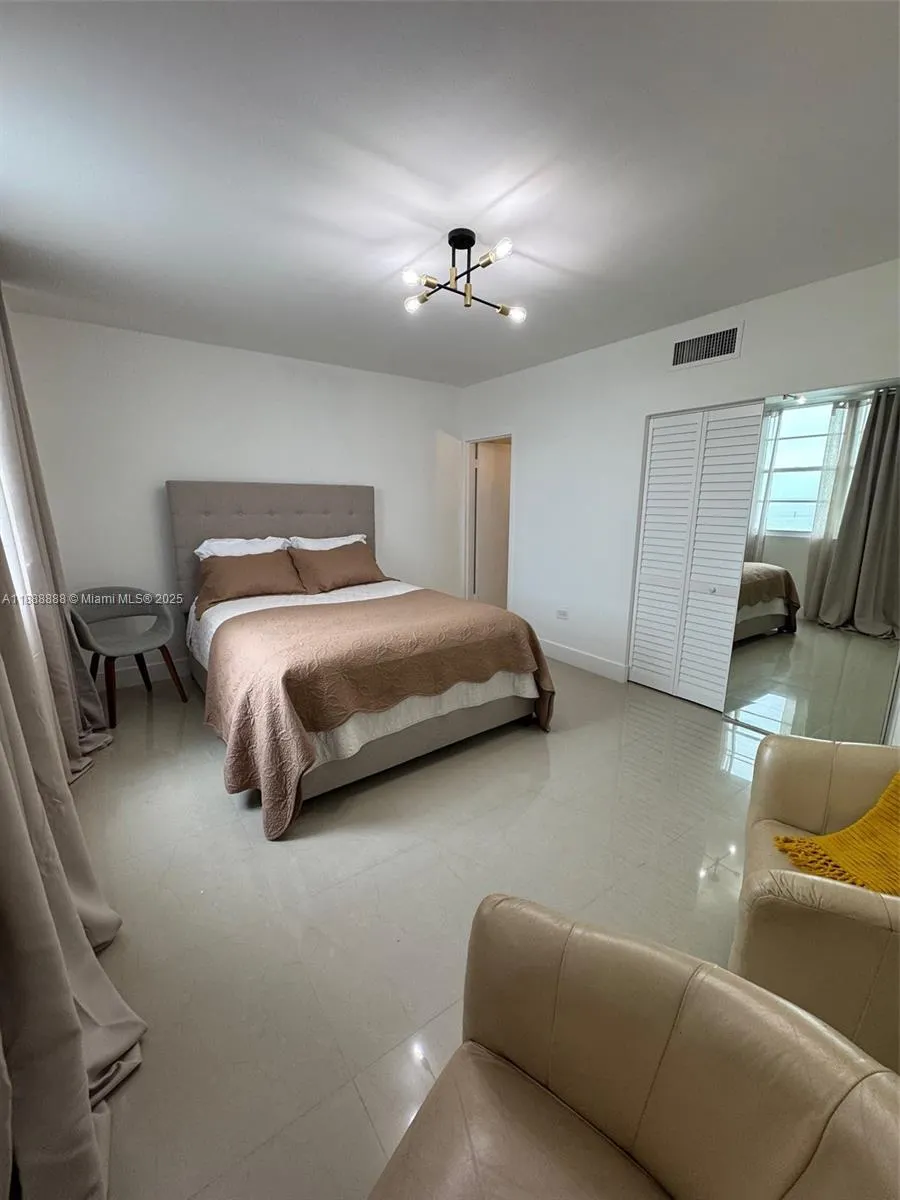 999 Brickell Bay Dr, #504