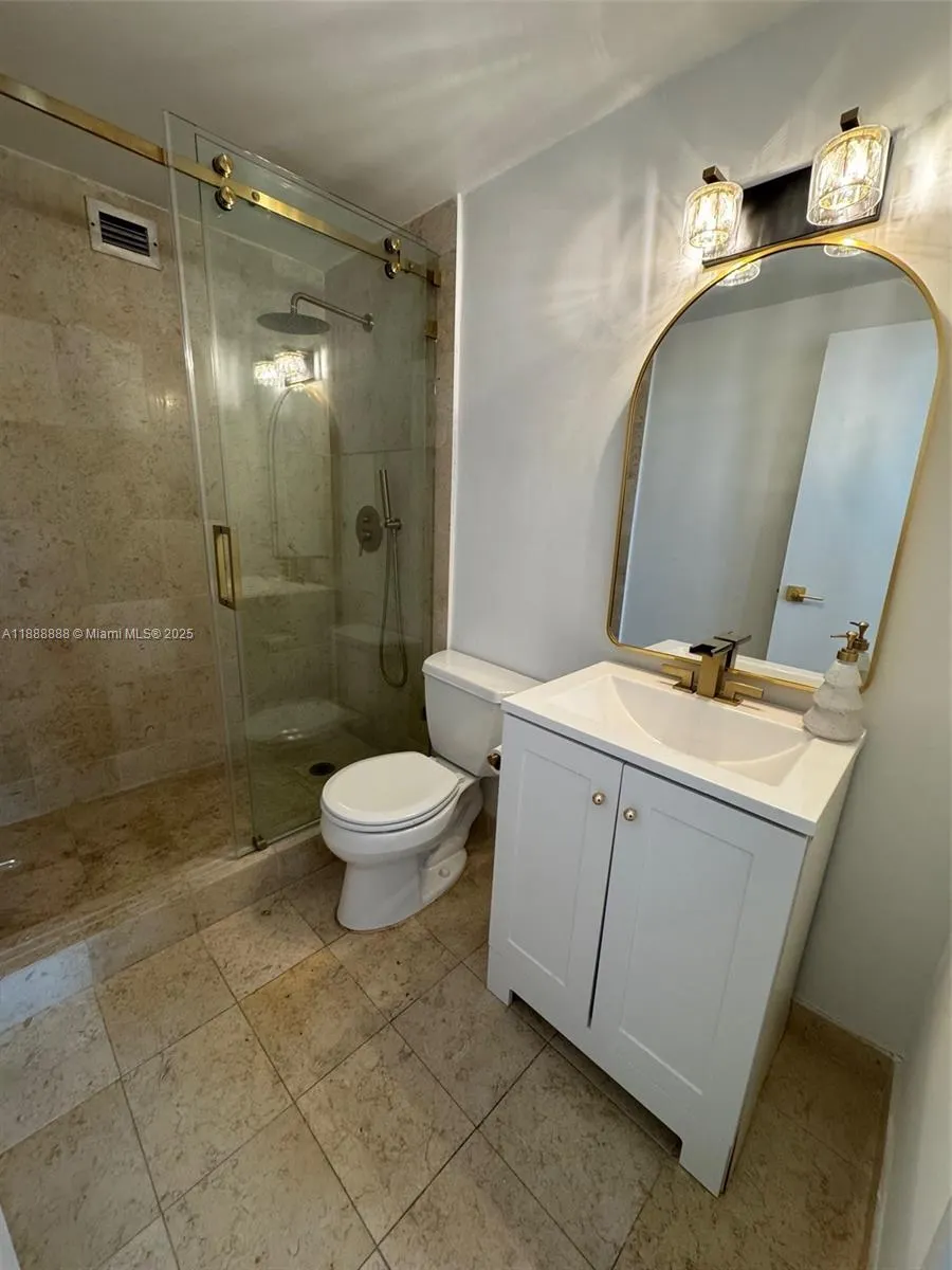999 Brickell Bay Dr, #504