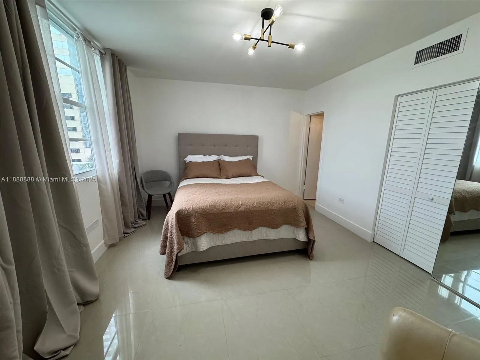 999 Brickell Bay Dr, #504