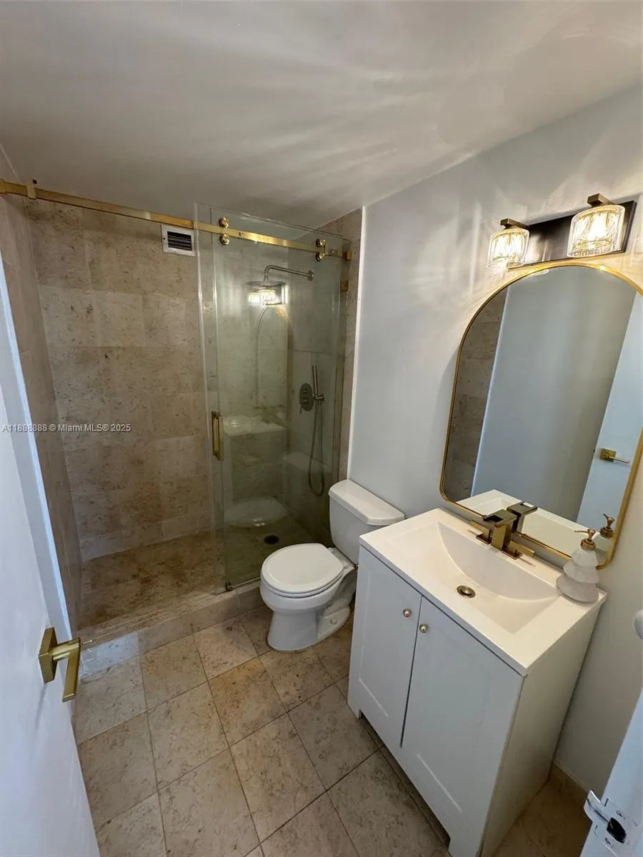999 Brickell Bay Dr, #504