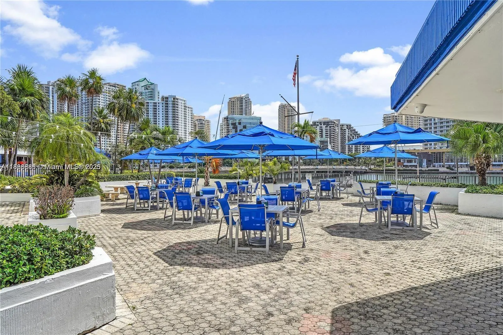999 Brickell Bay Dr, #504