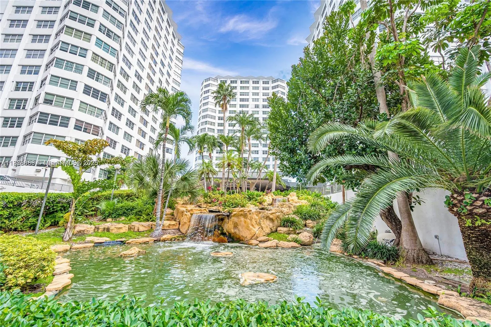 999 Brickell Bay Dr, #504