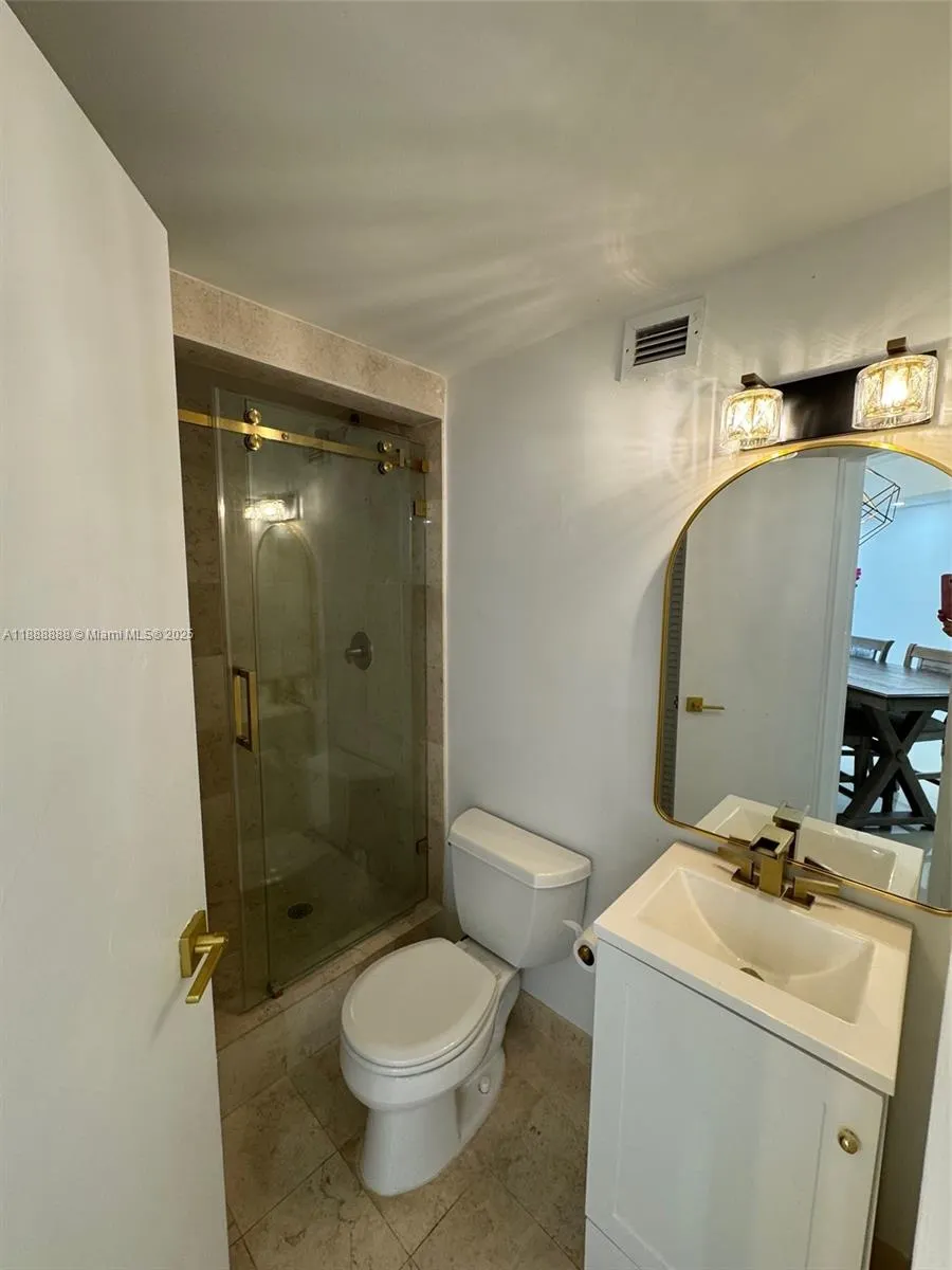 999 Brickell Bay Dr, #504