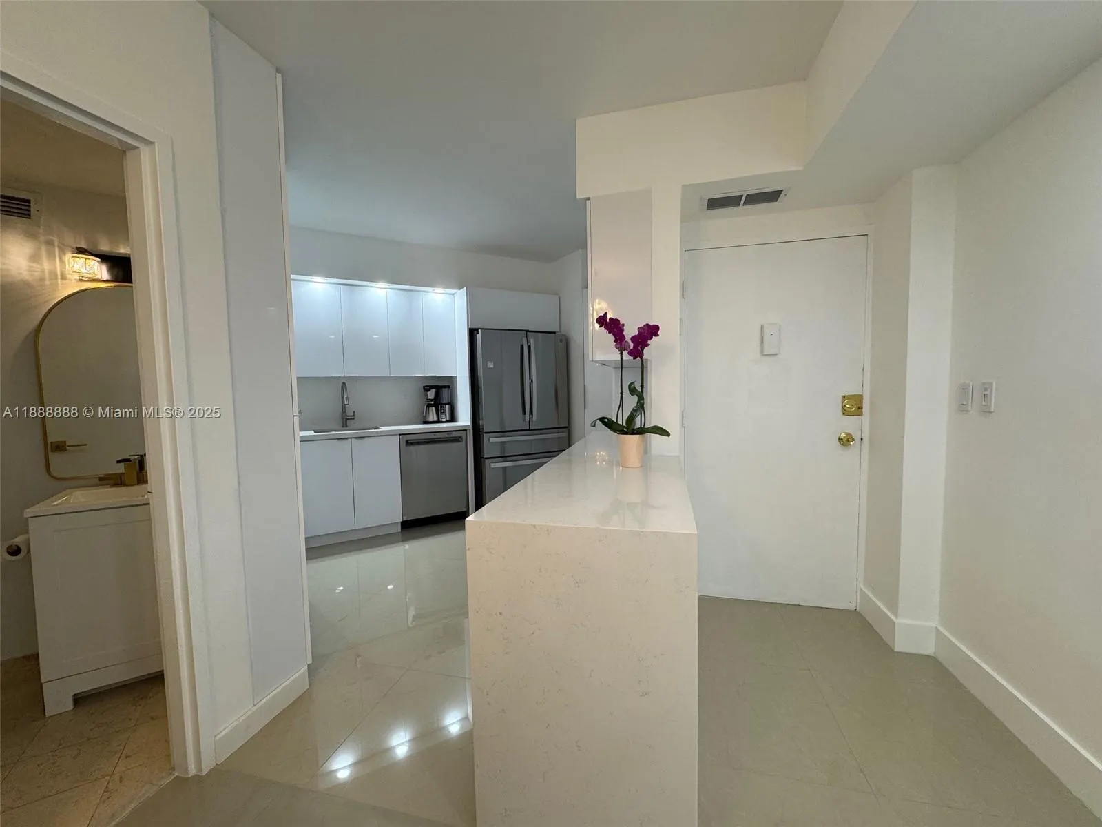 999 Brickell Bay Dr, #504