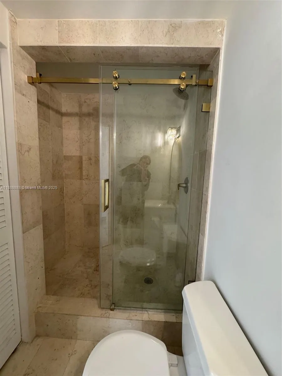 999 Brickell Bay Dr, #504