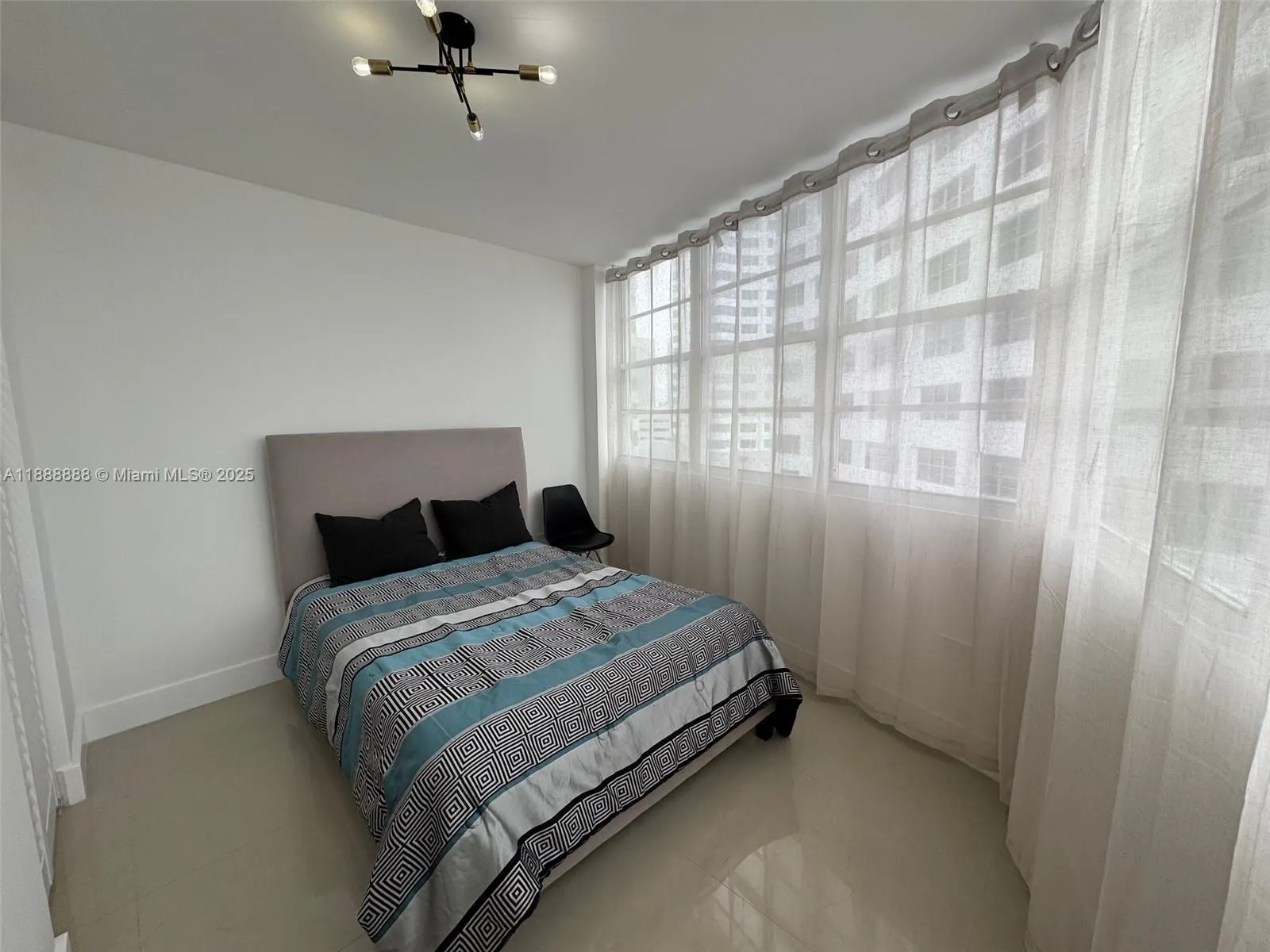 999 Brickell Bay Dr, #504