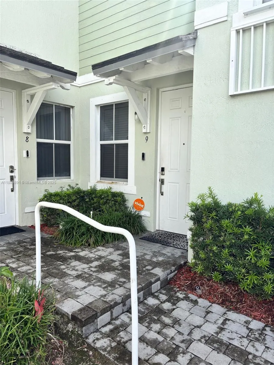 133 SE 28th Ter, #9