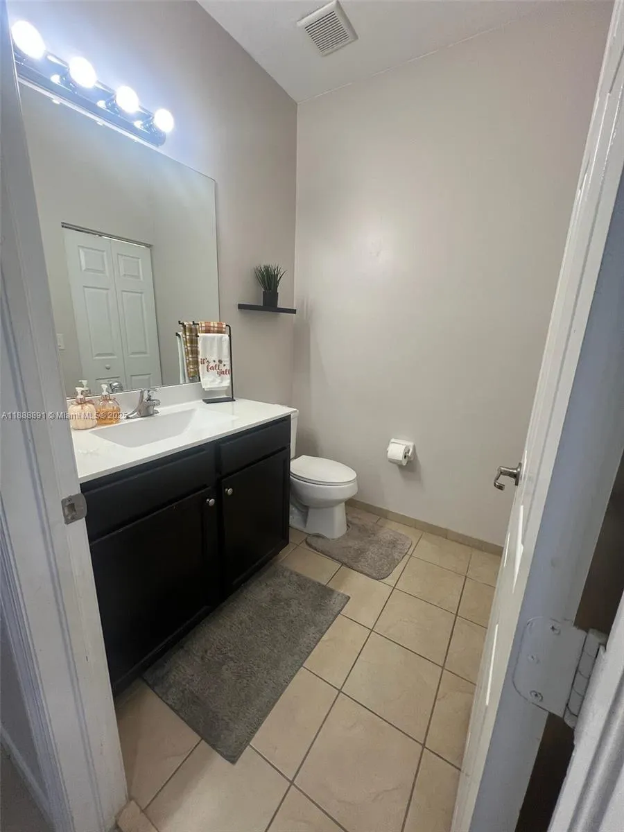 133 SE 28th Ter, #9