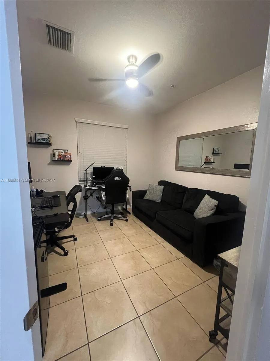133 SE 28th Ter, #9