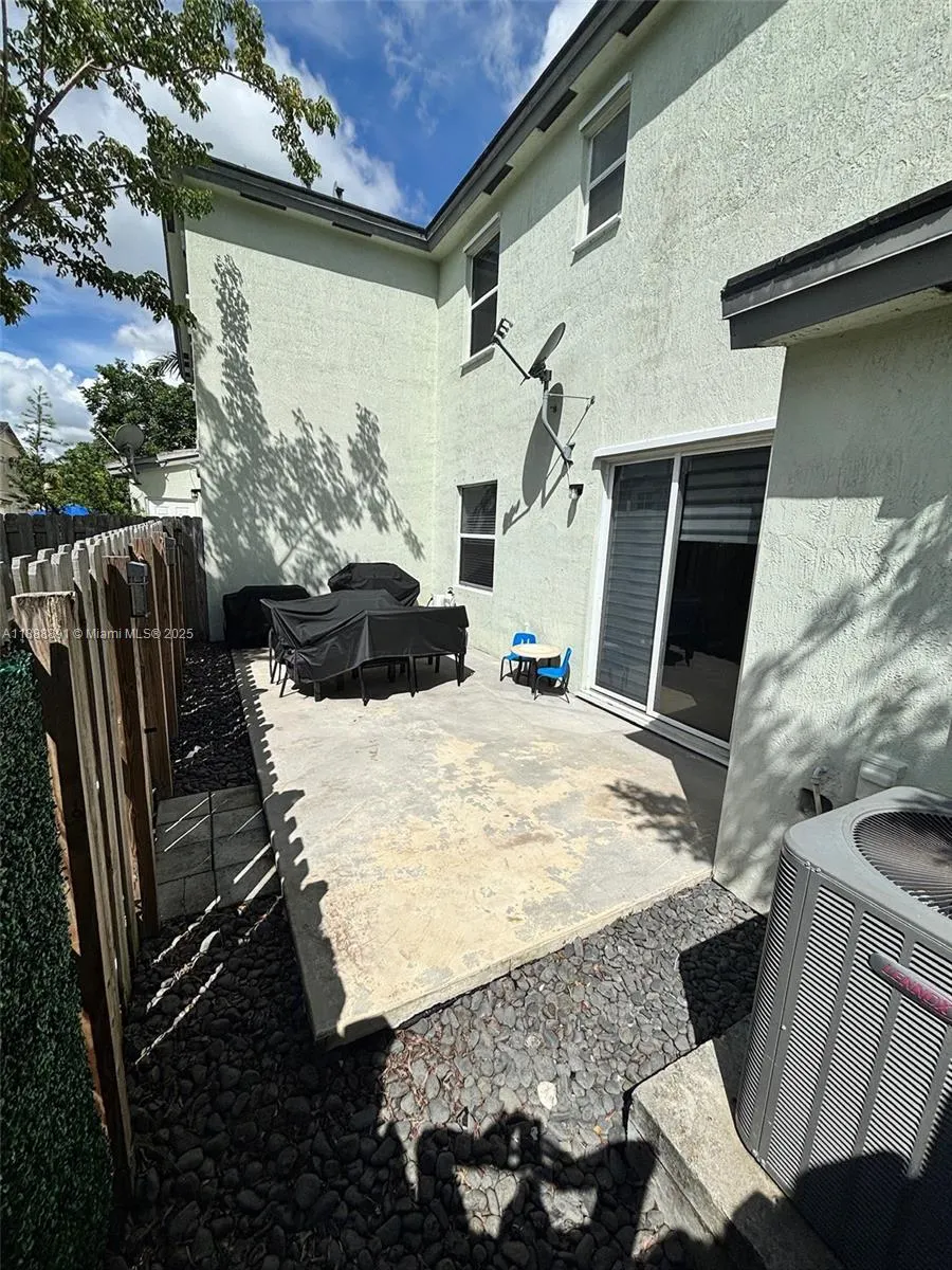 133 SE 28th Ter, #9