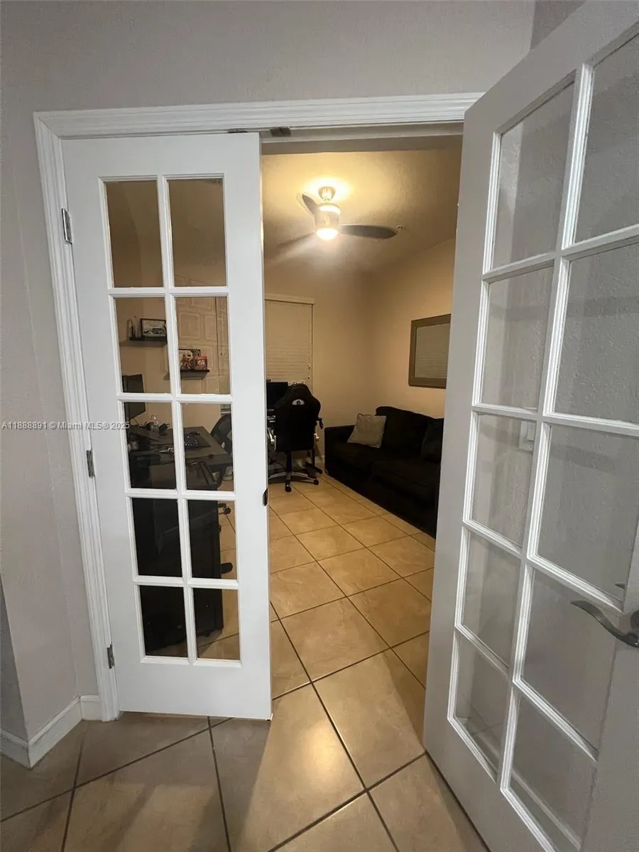 133 SE 28th Ter, #9
