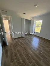555 YEEHAW AVE