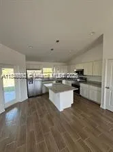 555 YEEHAW AVE