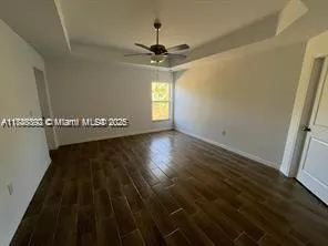 555 YEEHAW AVE