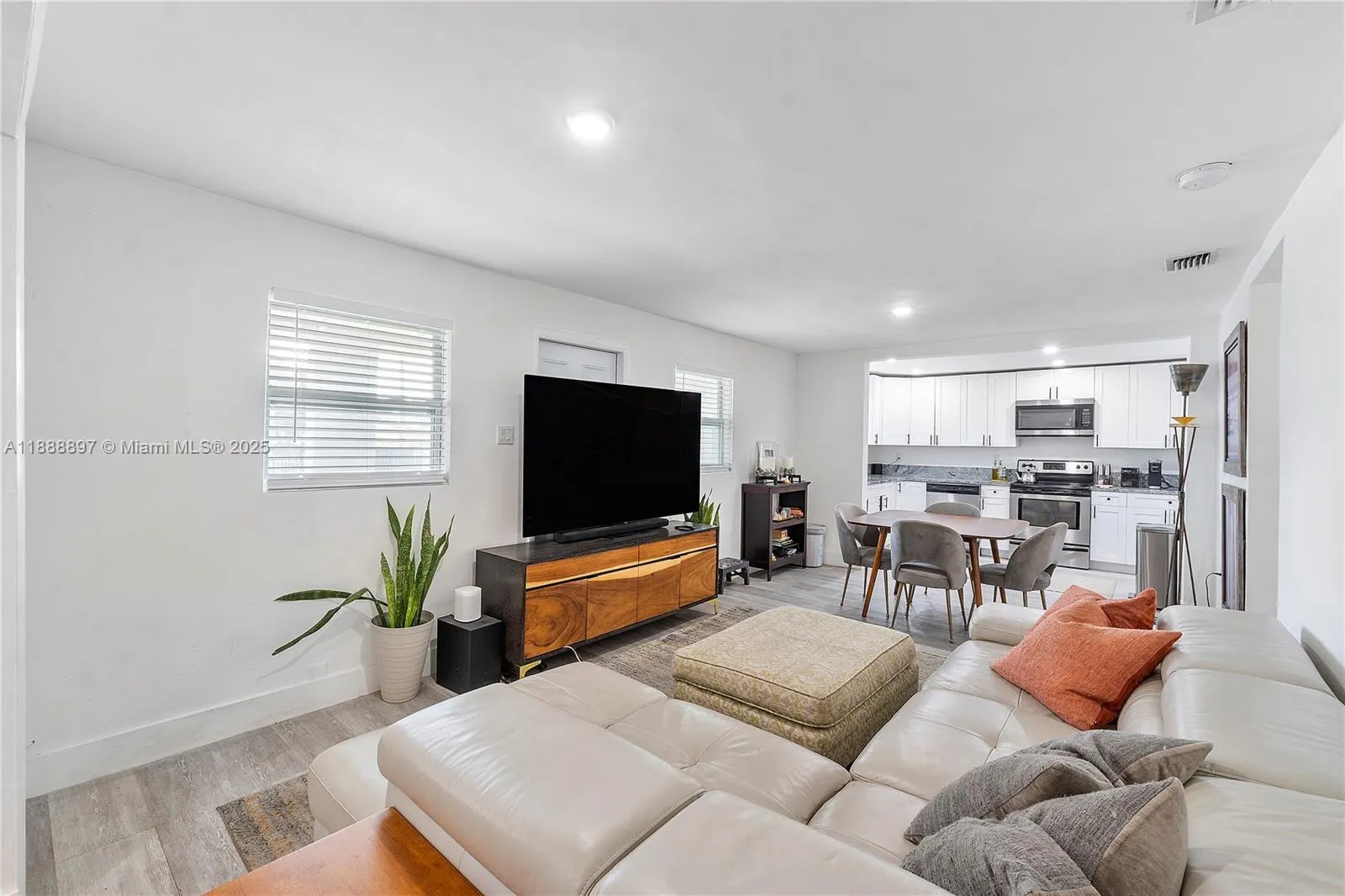 1101 NW 40th St