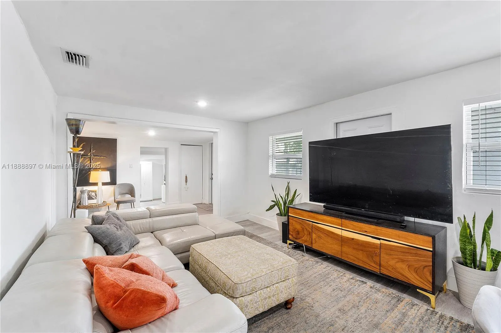 1101 NW 40th St