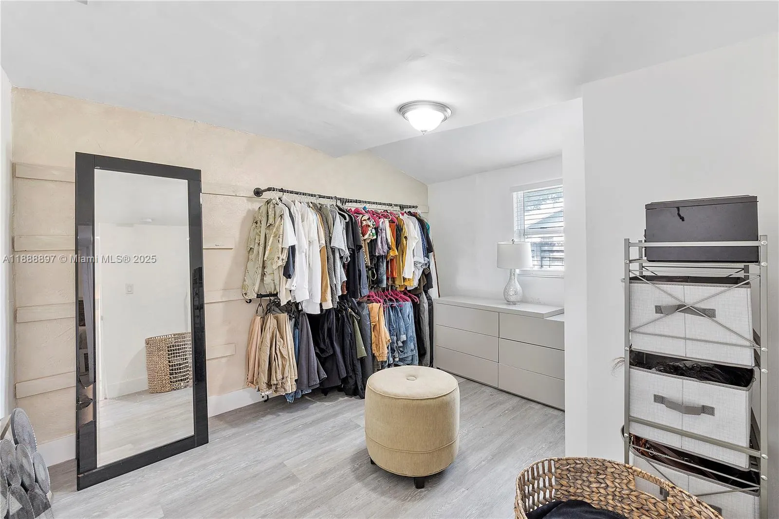 1101 NW 40th St