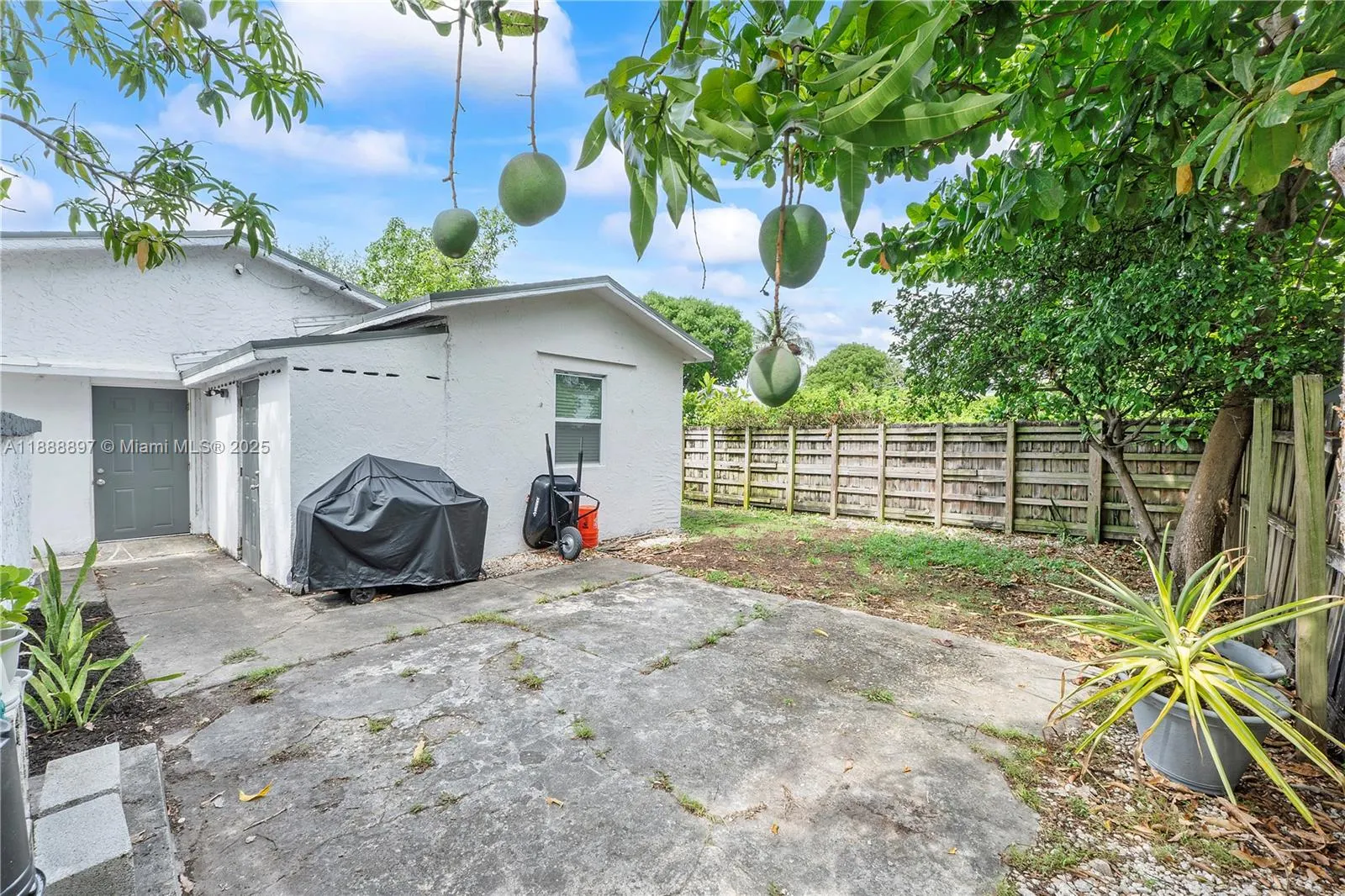 1101 NW 40th St