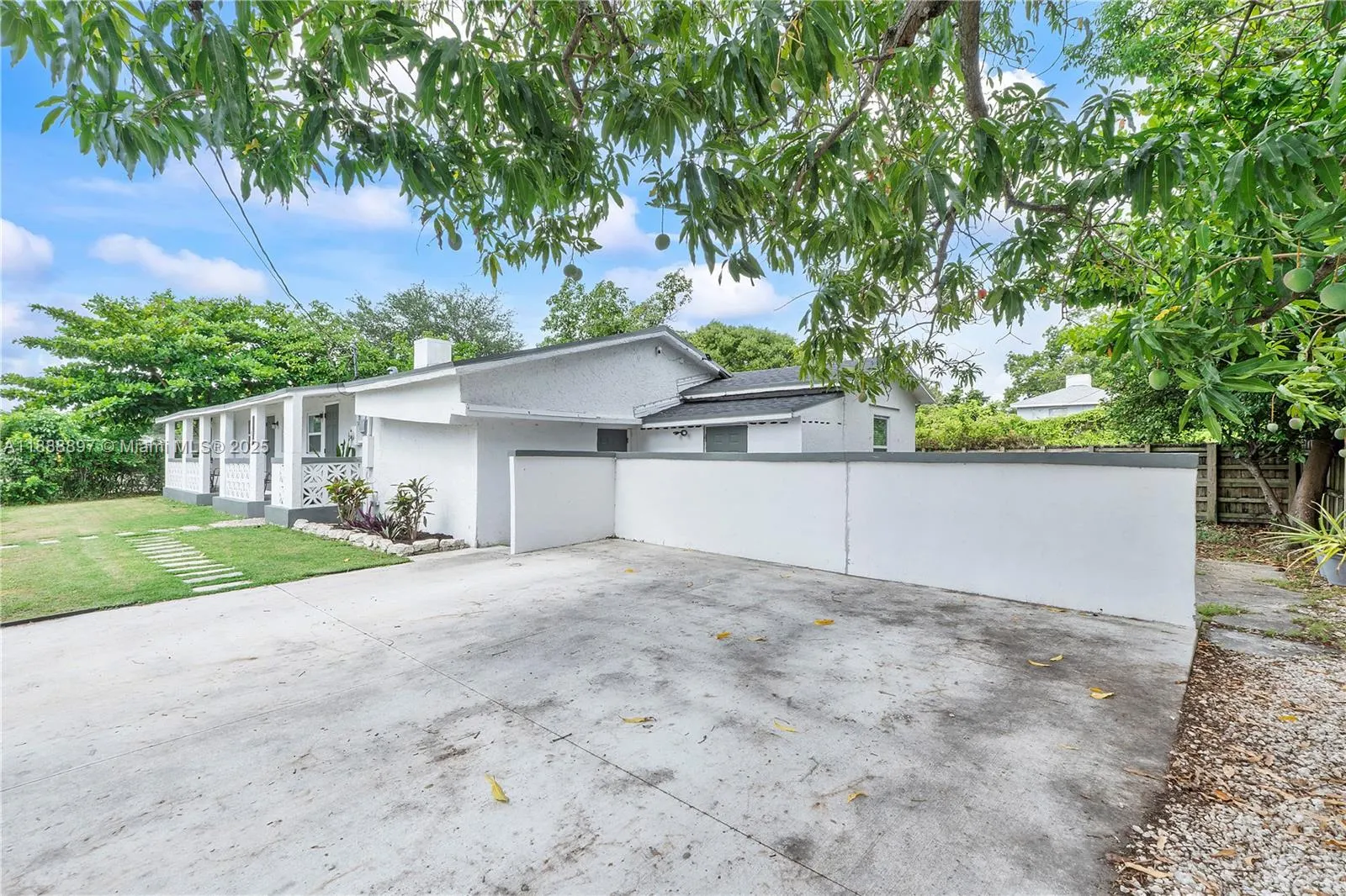 1101 NW 40th St