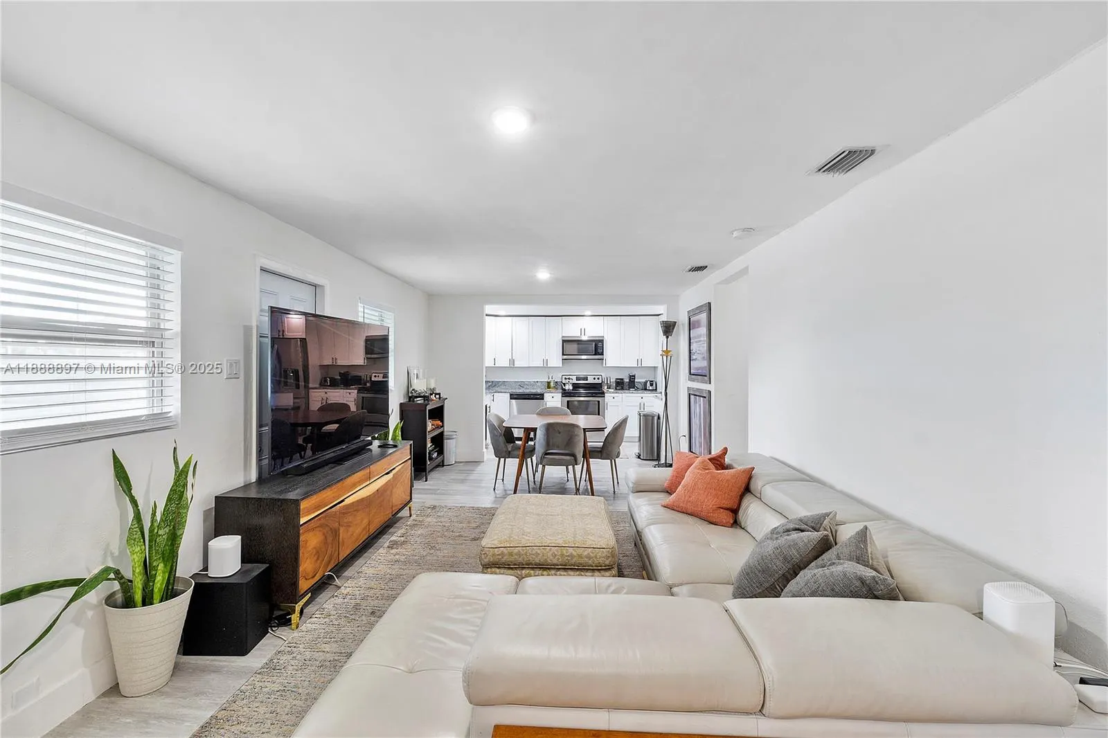 1101 NW 40th St