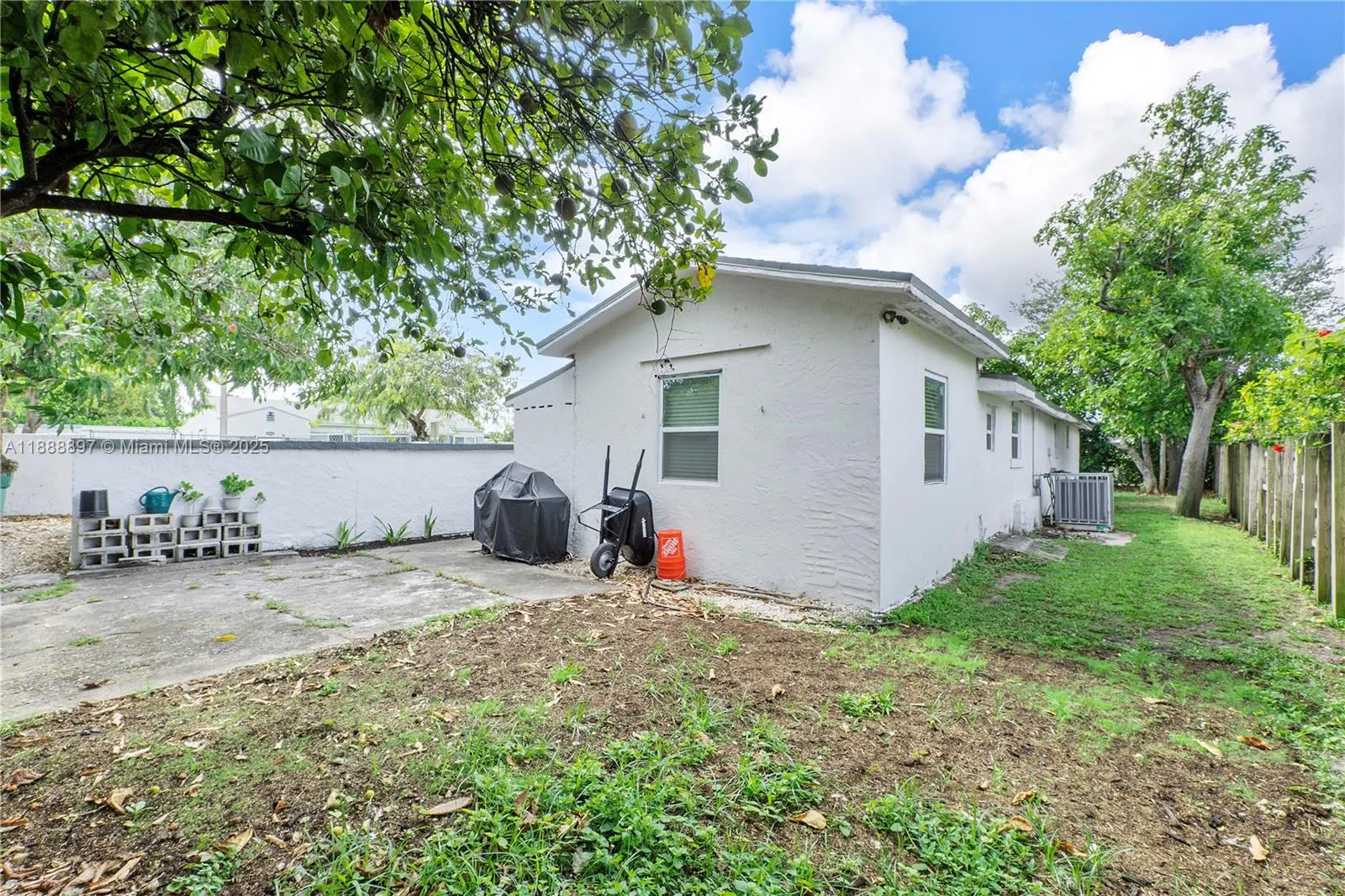 1101 NW 40th St