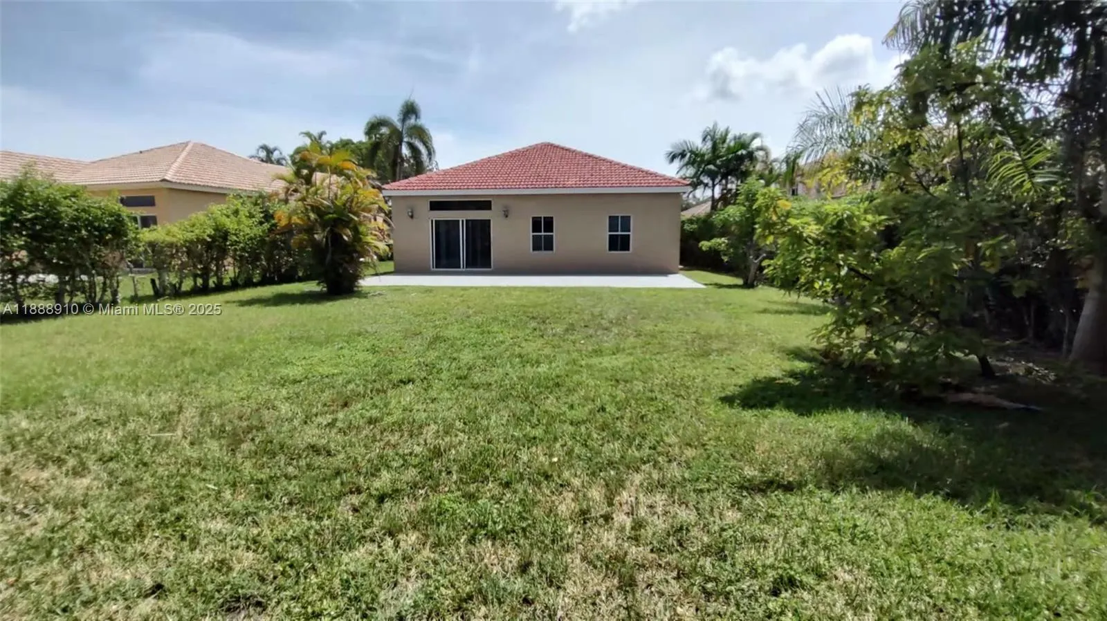 675 Maplewood Ct