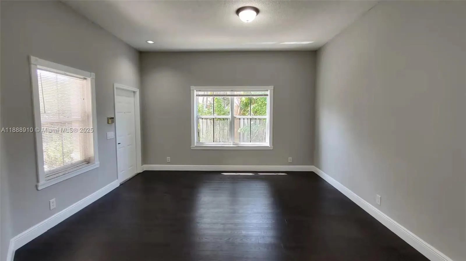 675 Maplewood Ct