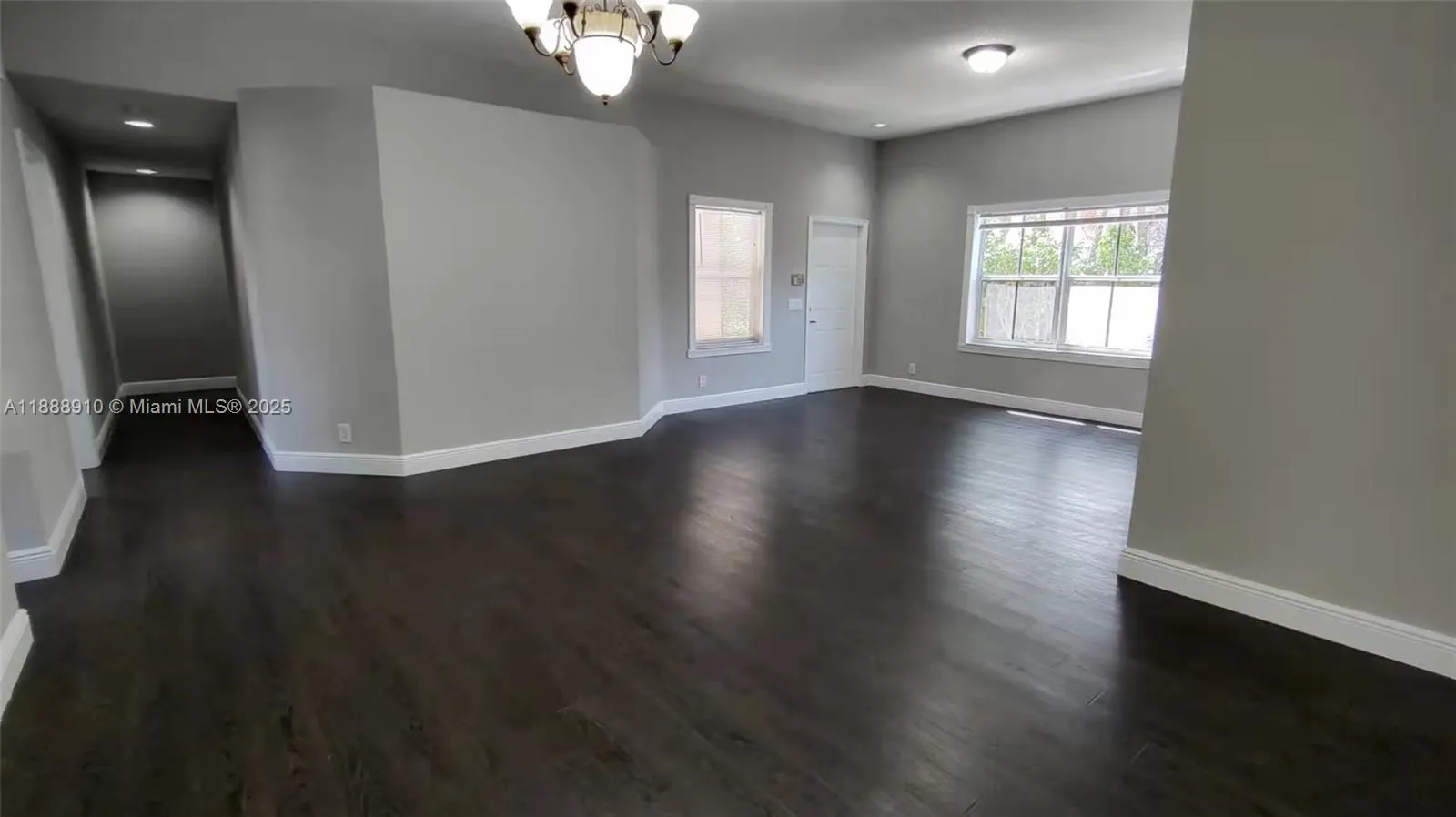 675 Maplewood Ct