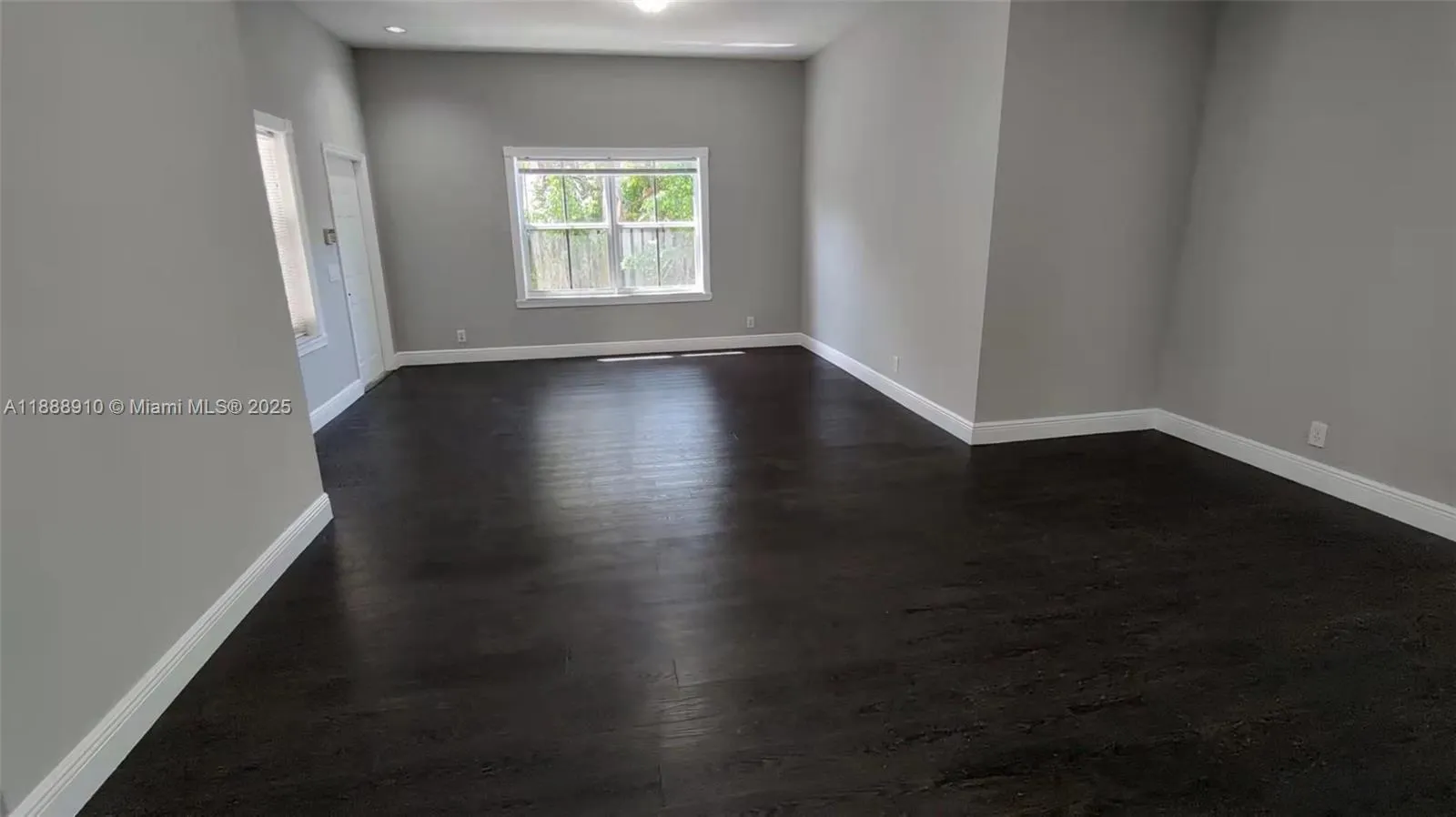 675 Maplewood Ct