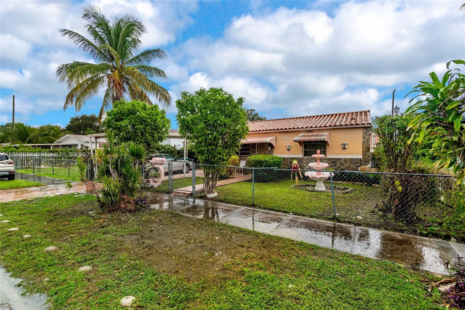 1083 NW 74th St