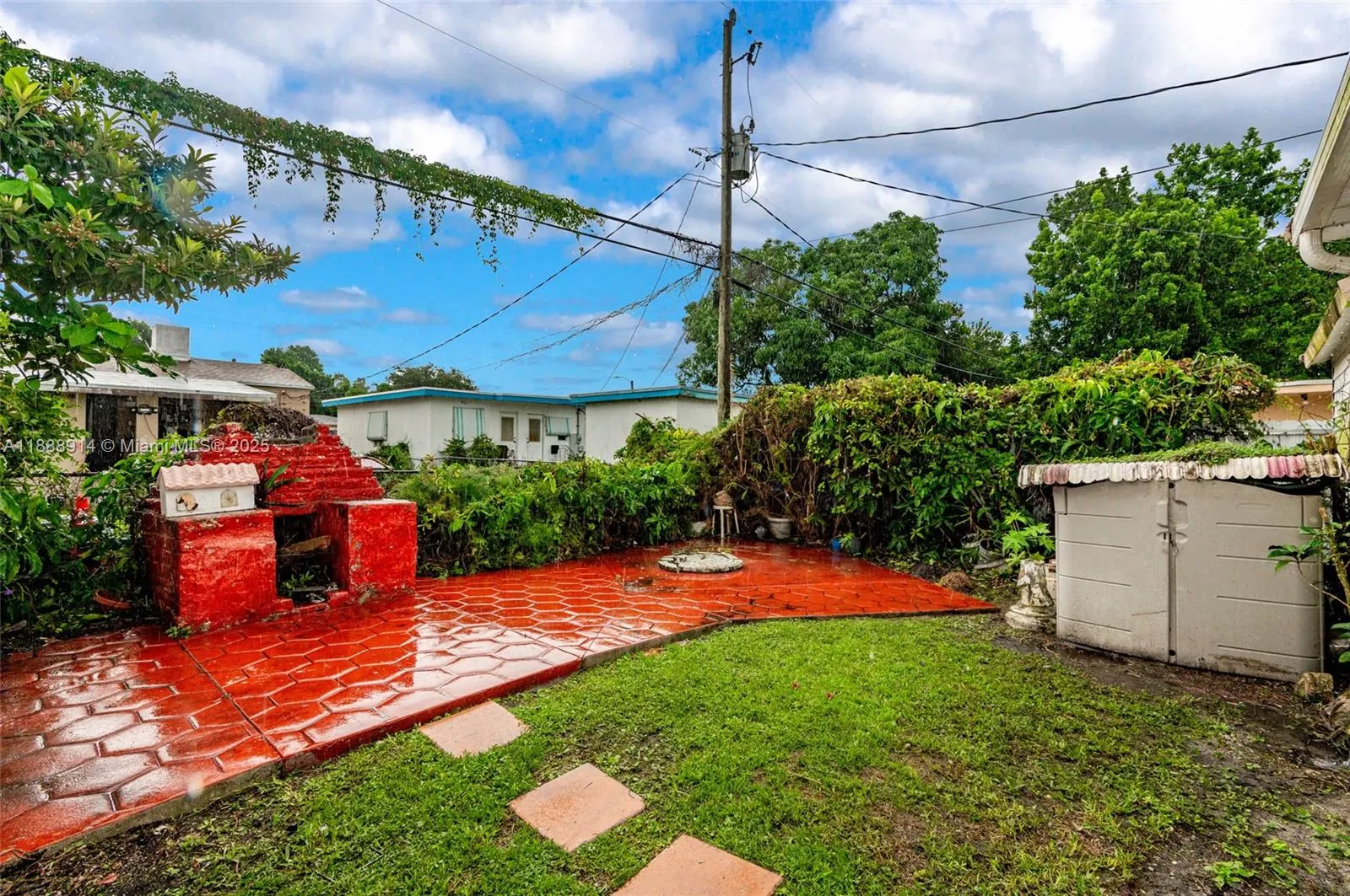 1083 NW 74th St