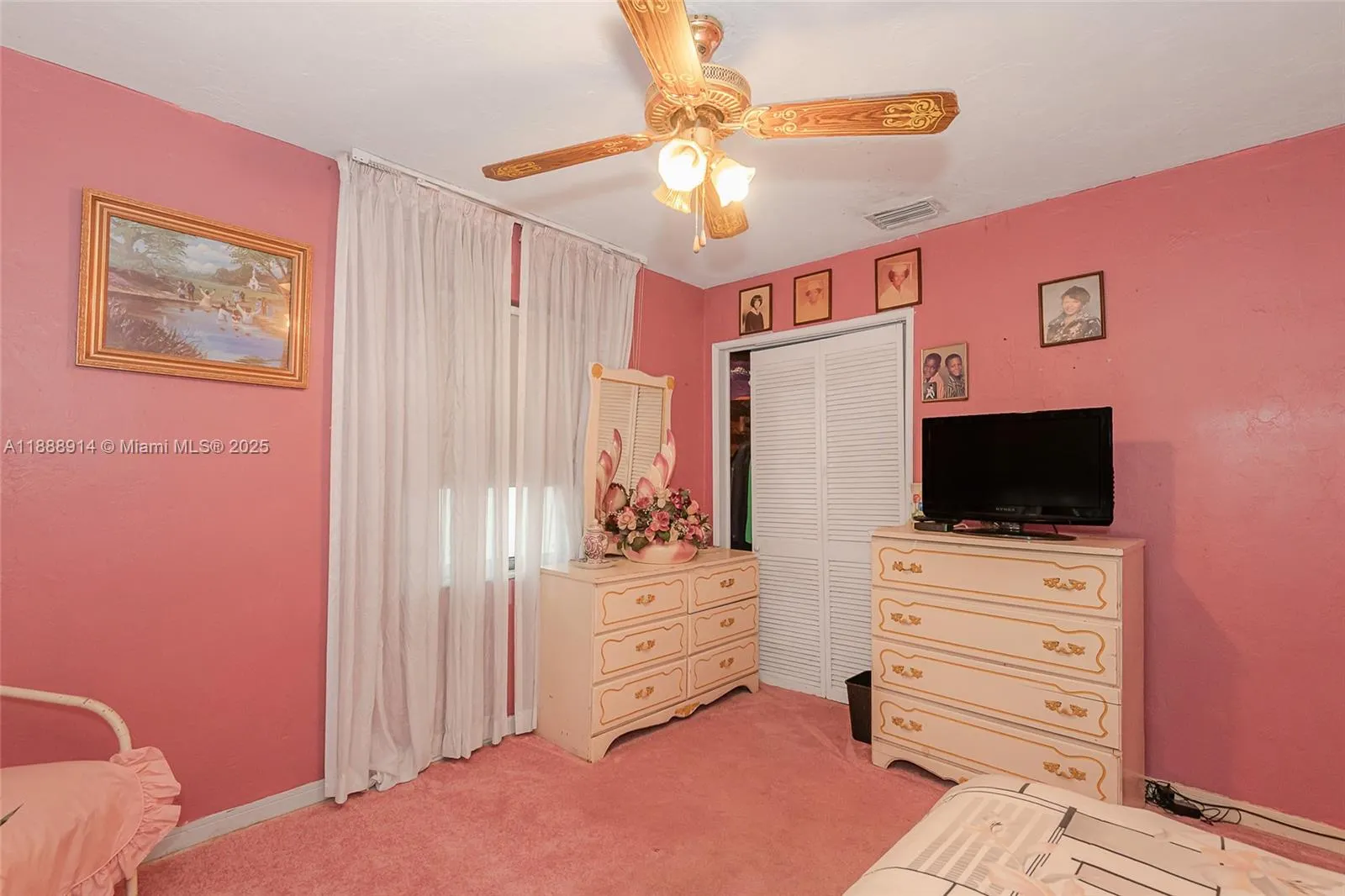 1083 NW 74th St