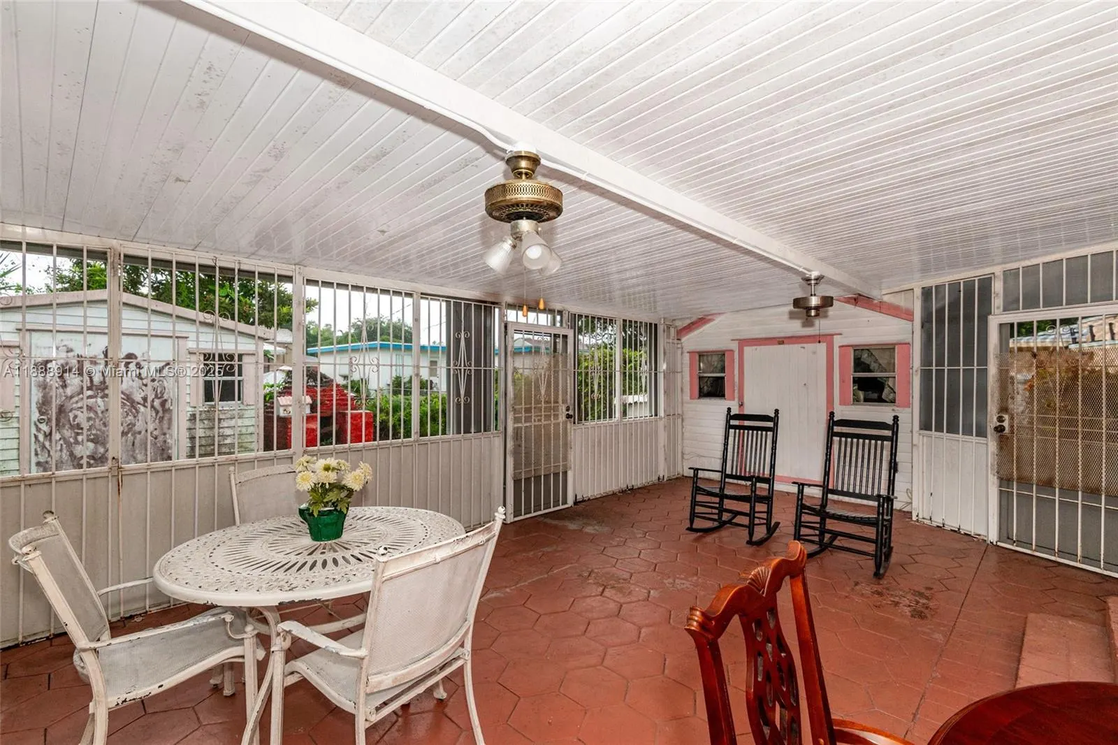 1083 NW 74th St