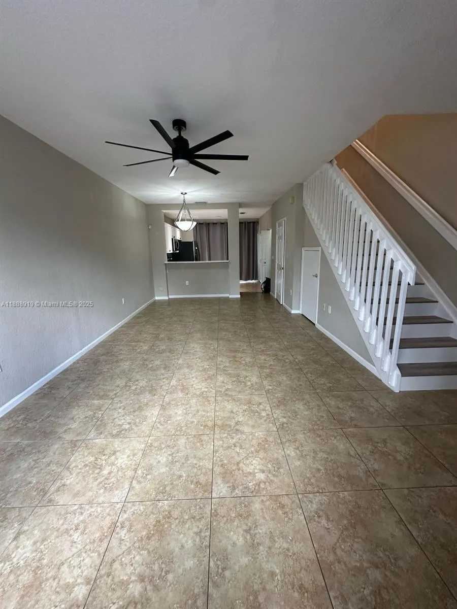 661 NW 42nd Ave