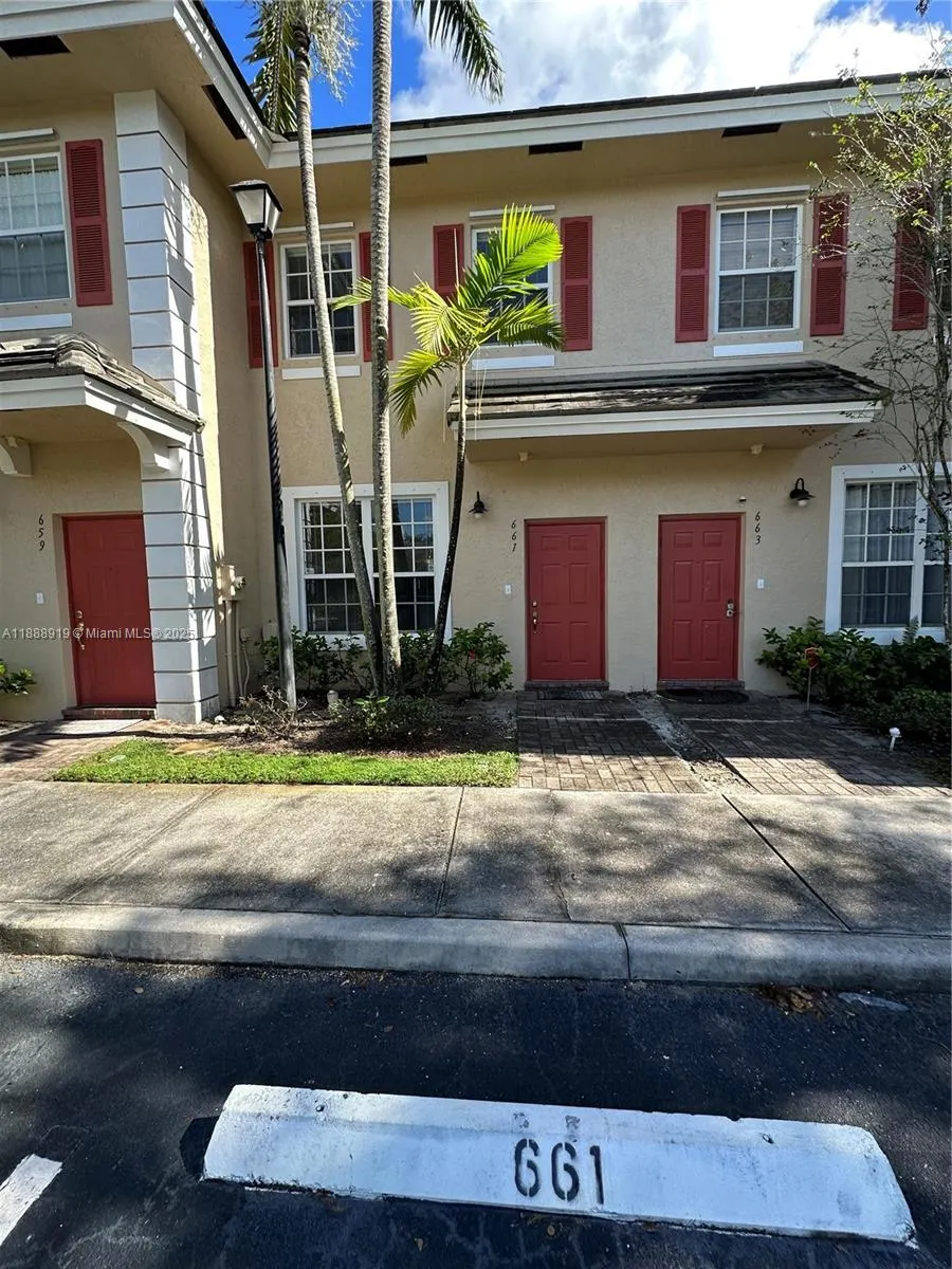 661 NW 42nd Ave