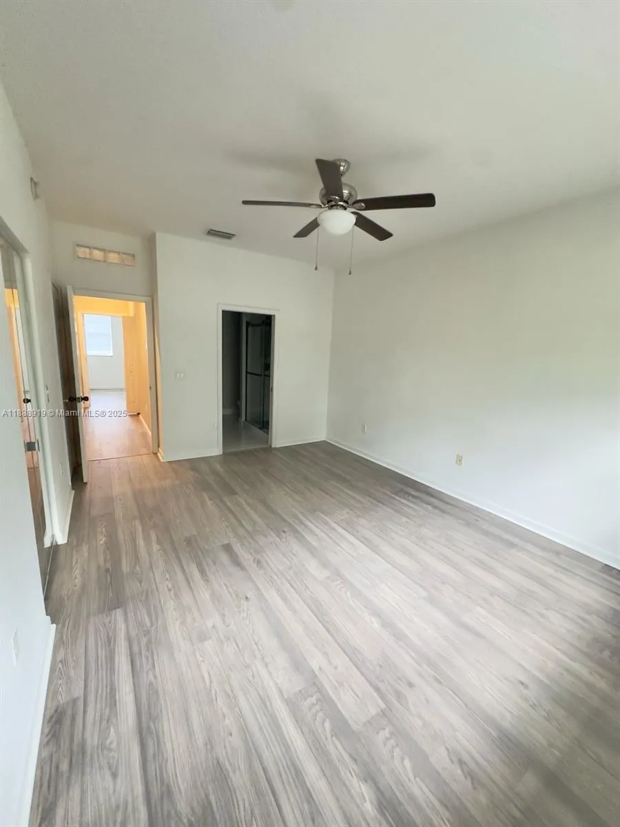 661 NW 42nd Ave