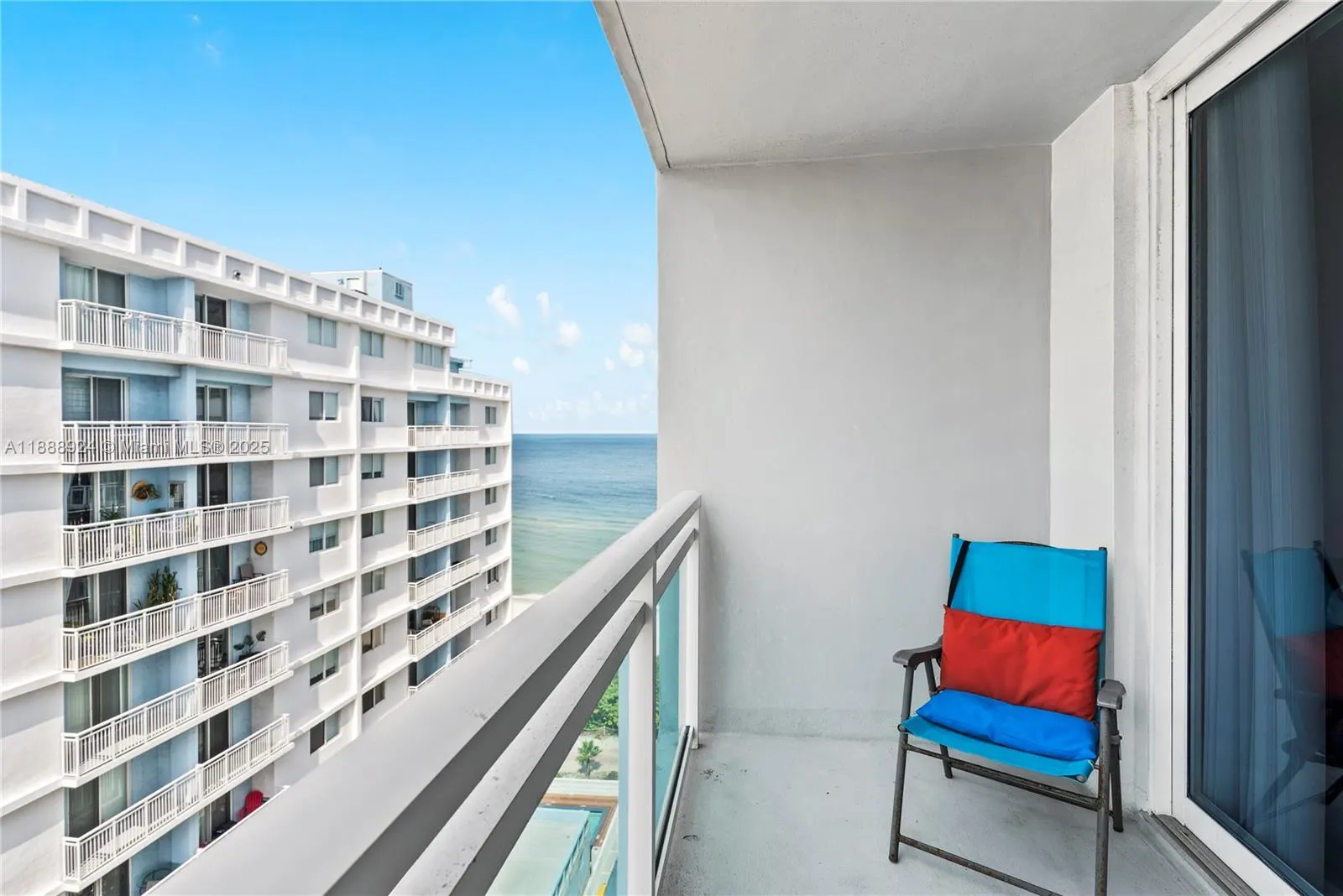 6917 Collins Ave, #1512