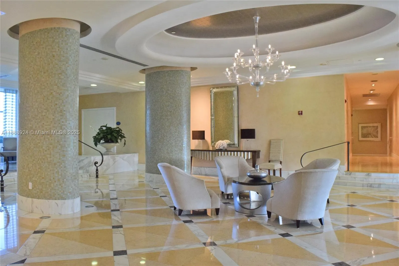 6917 Collins Ave, #1512