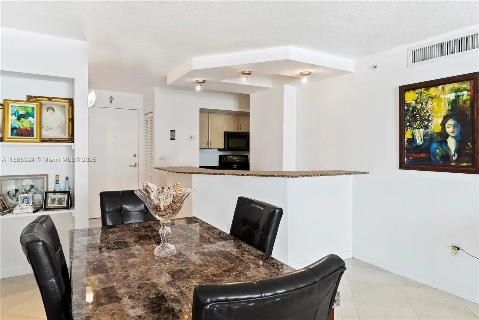 6917 Collins Ave, #1512