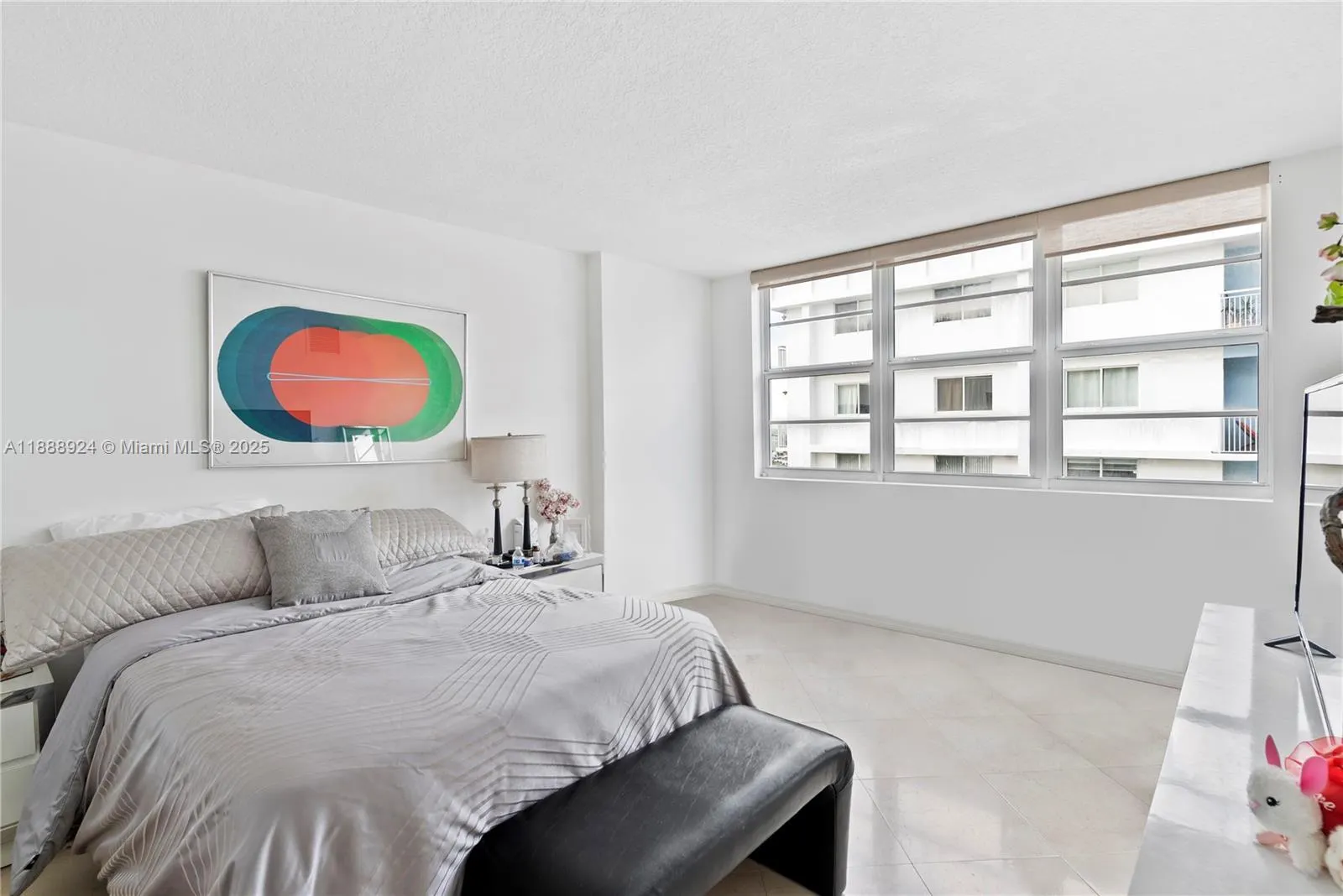 6917 Collins Ave, #1512
