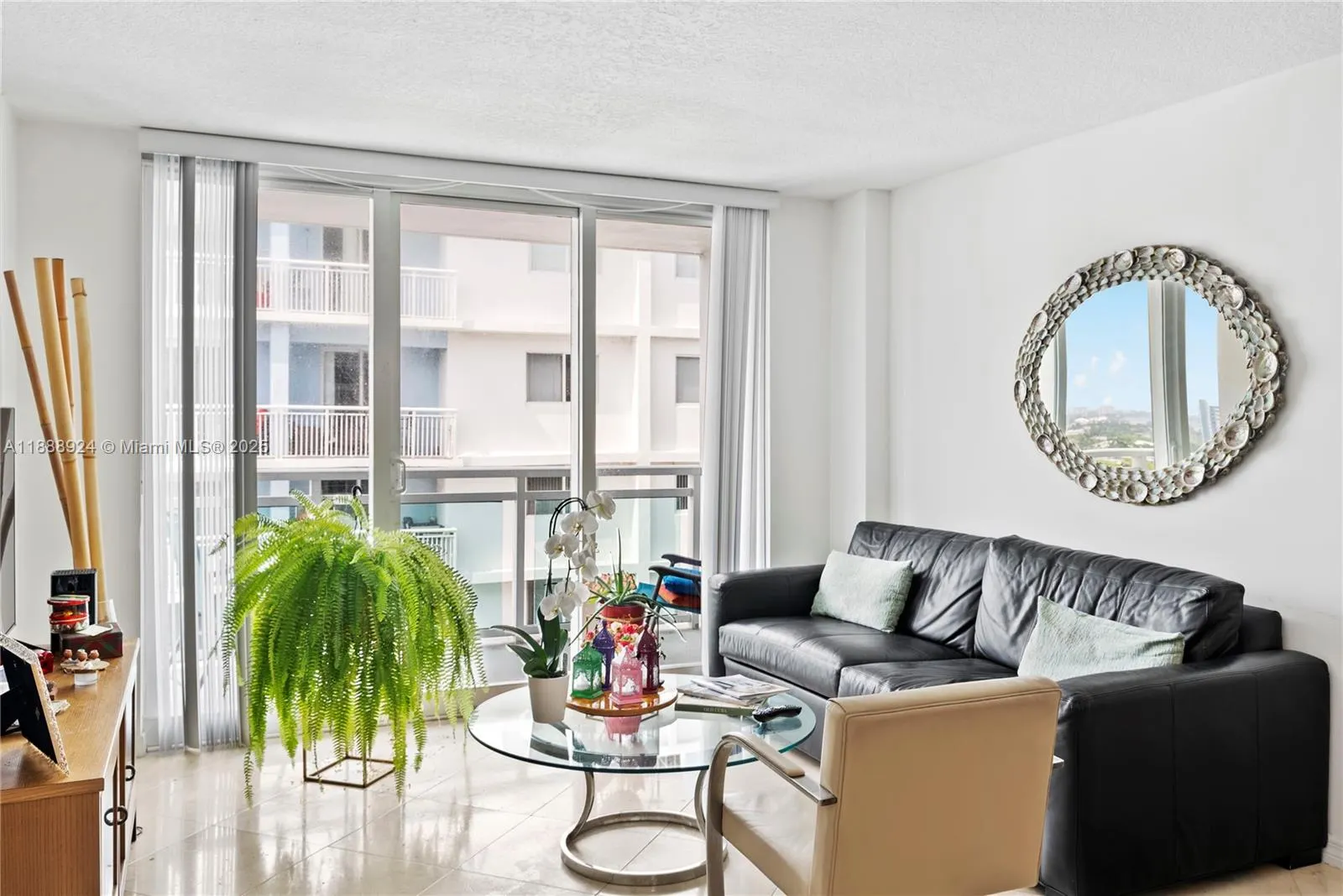 6917 Collins Ave, #1512