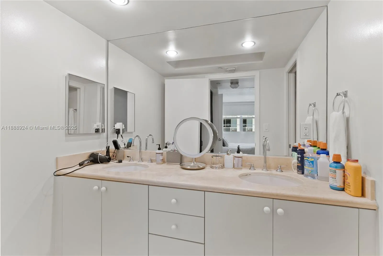 6917 Collins Ave, #1512