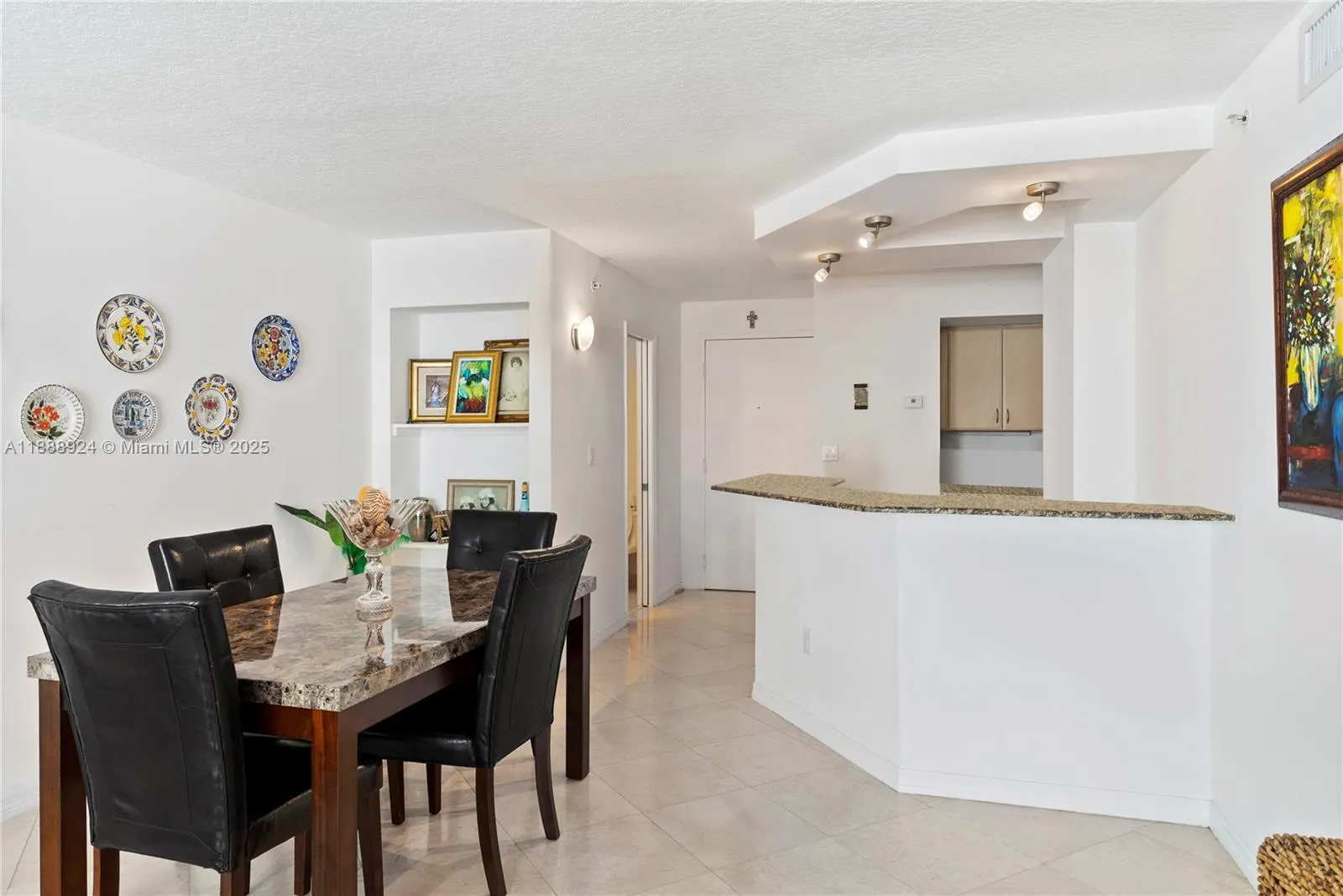 6917 Collins Ave, #1512