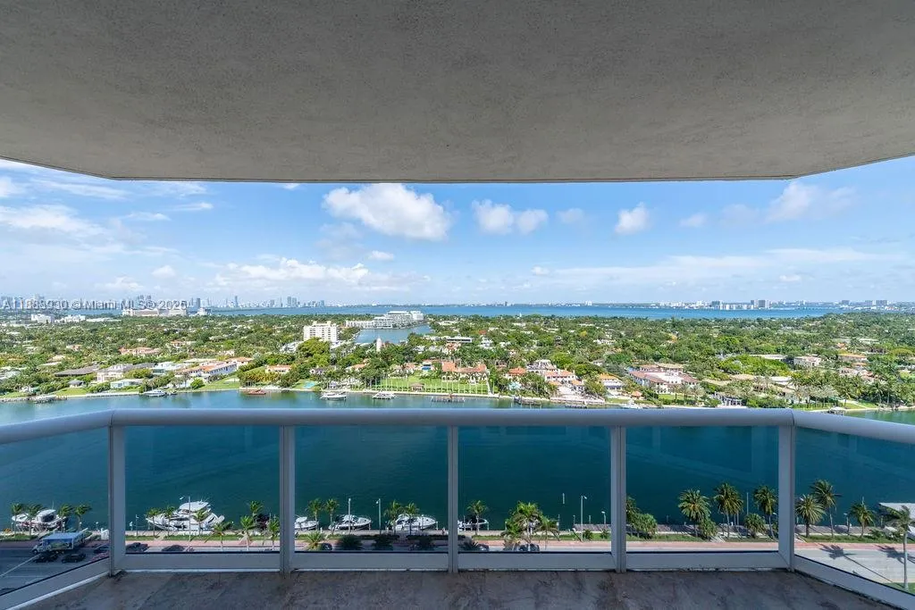 4779 Collins Ave, #2206